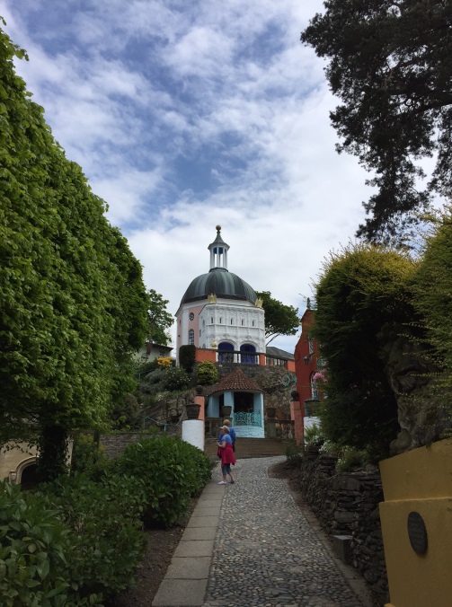 Portmeirion taxi road and dome